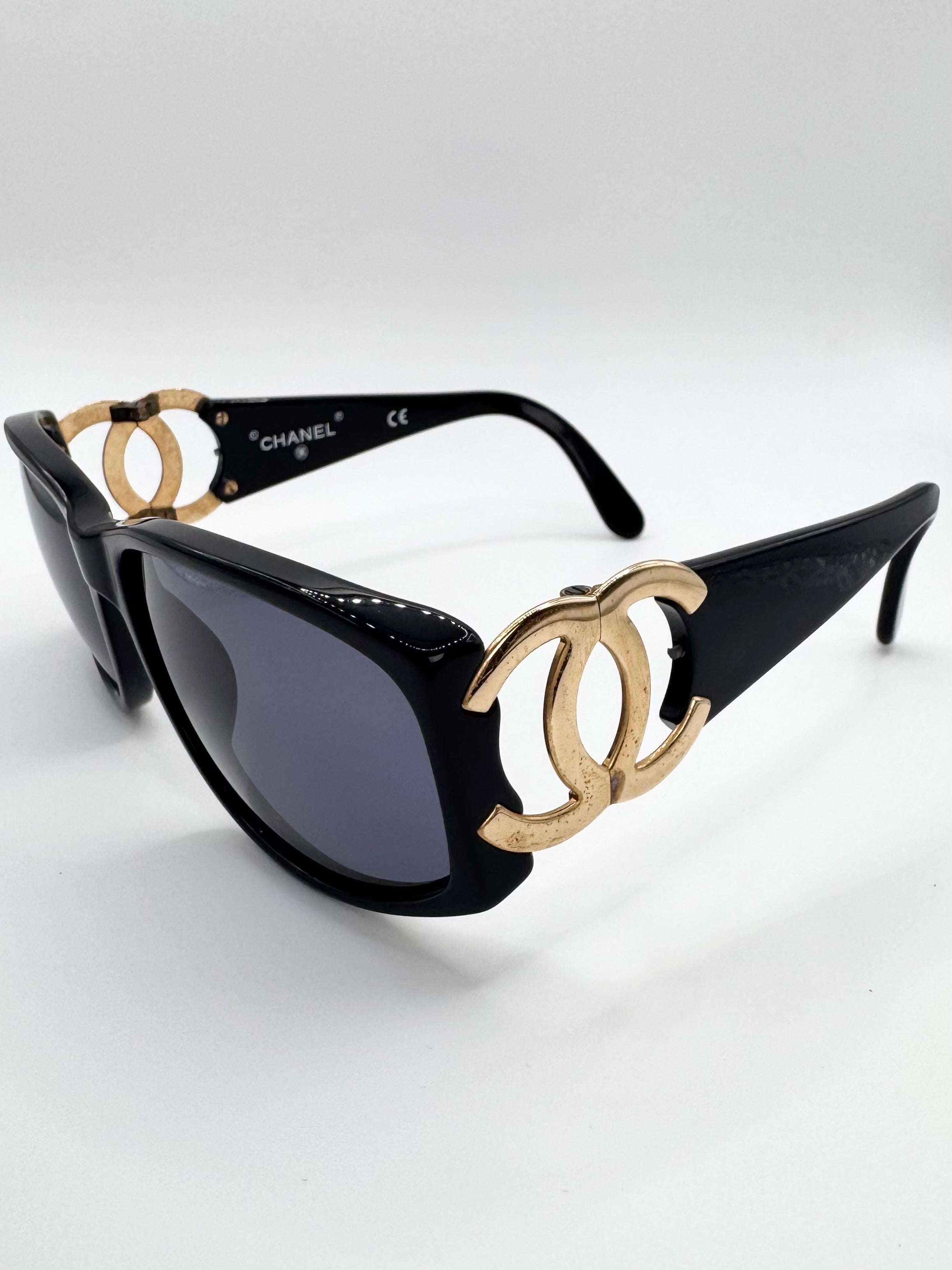 2000s Chanel 40919A Oversized Interlocking CC Hinge Sunglasses