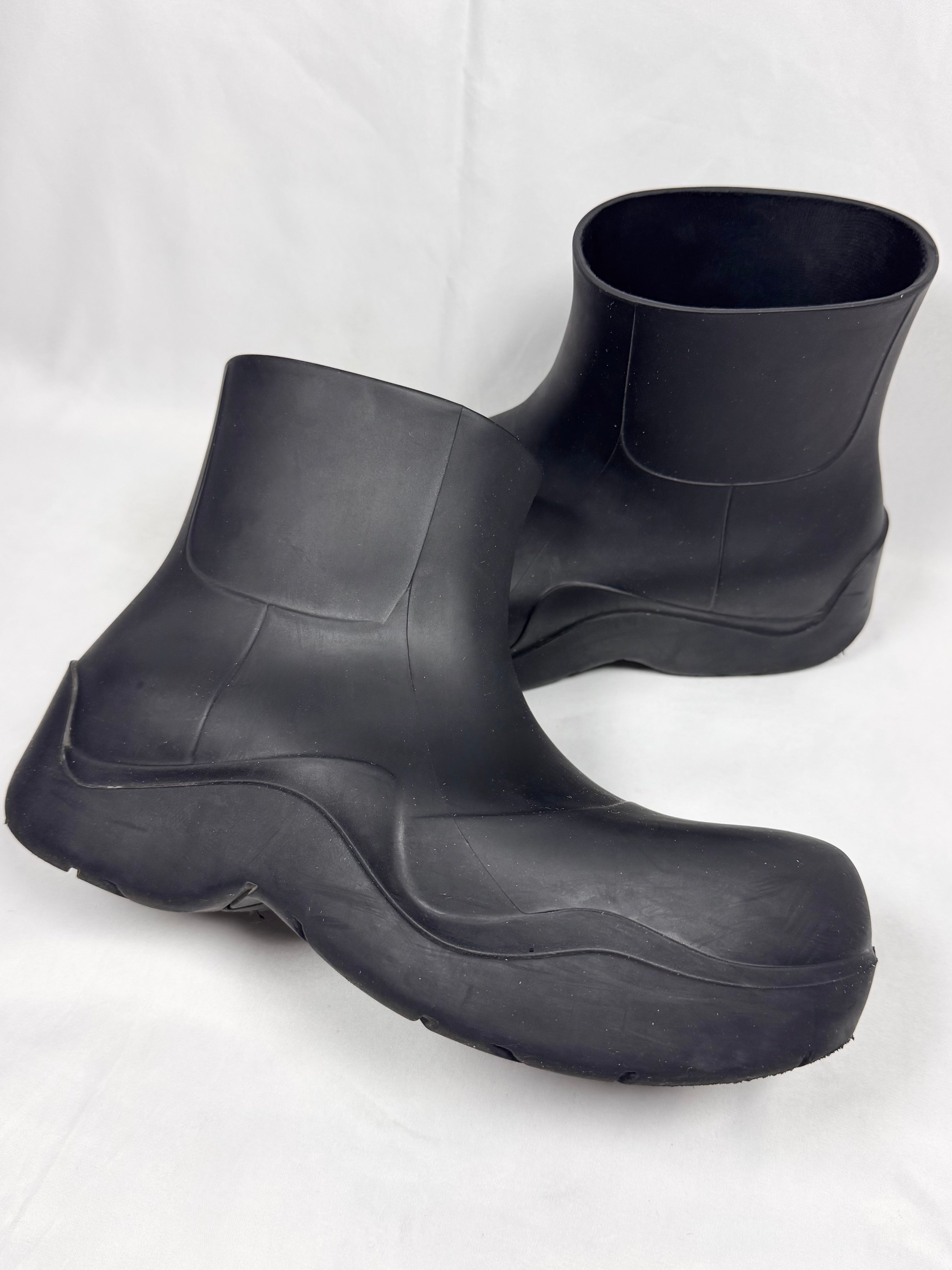 Bottega Veneta Black Rubberized Puddle Boots