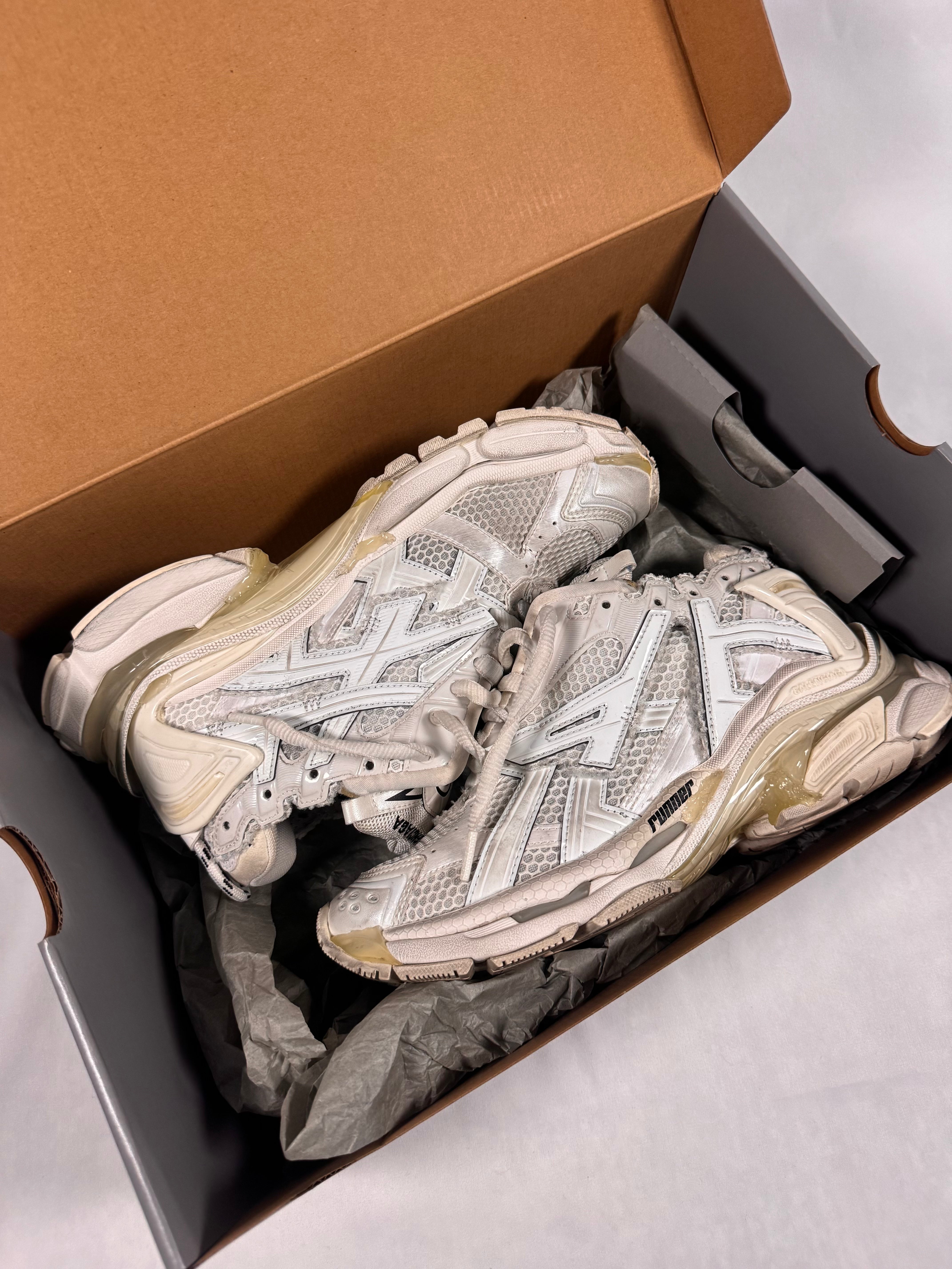 Balenciaga 2022 ‘White’ Runner Sneaker