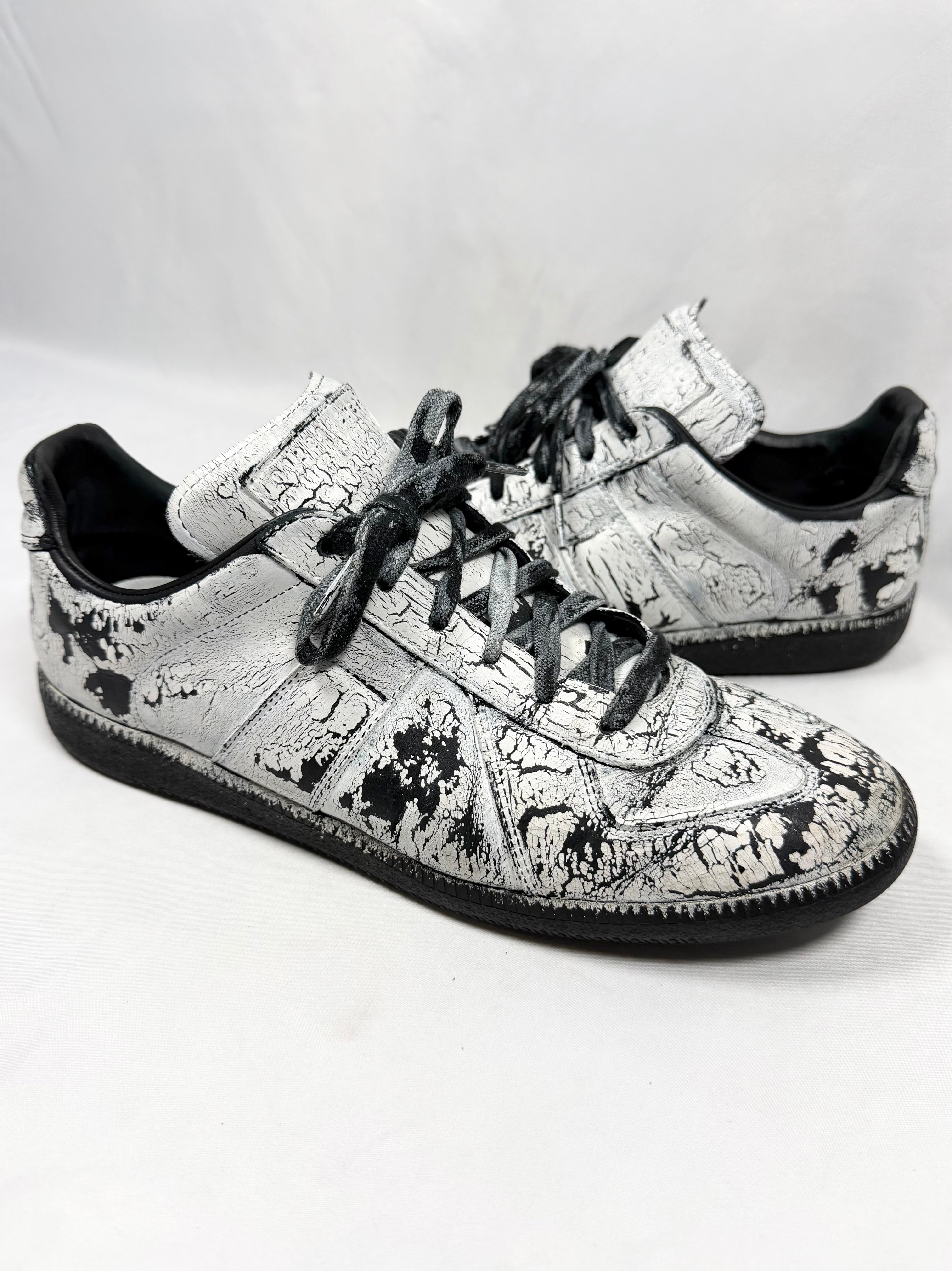 Margiela Replica Low white black crackle leather detailed side profile